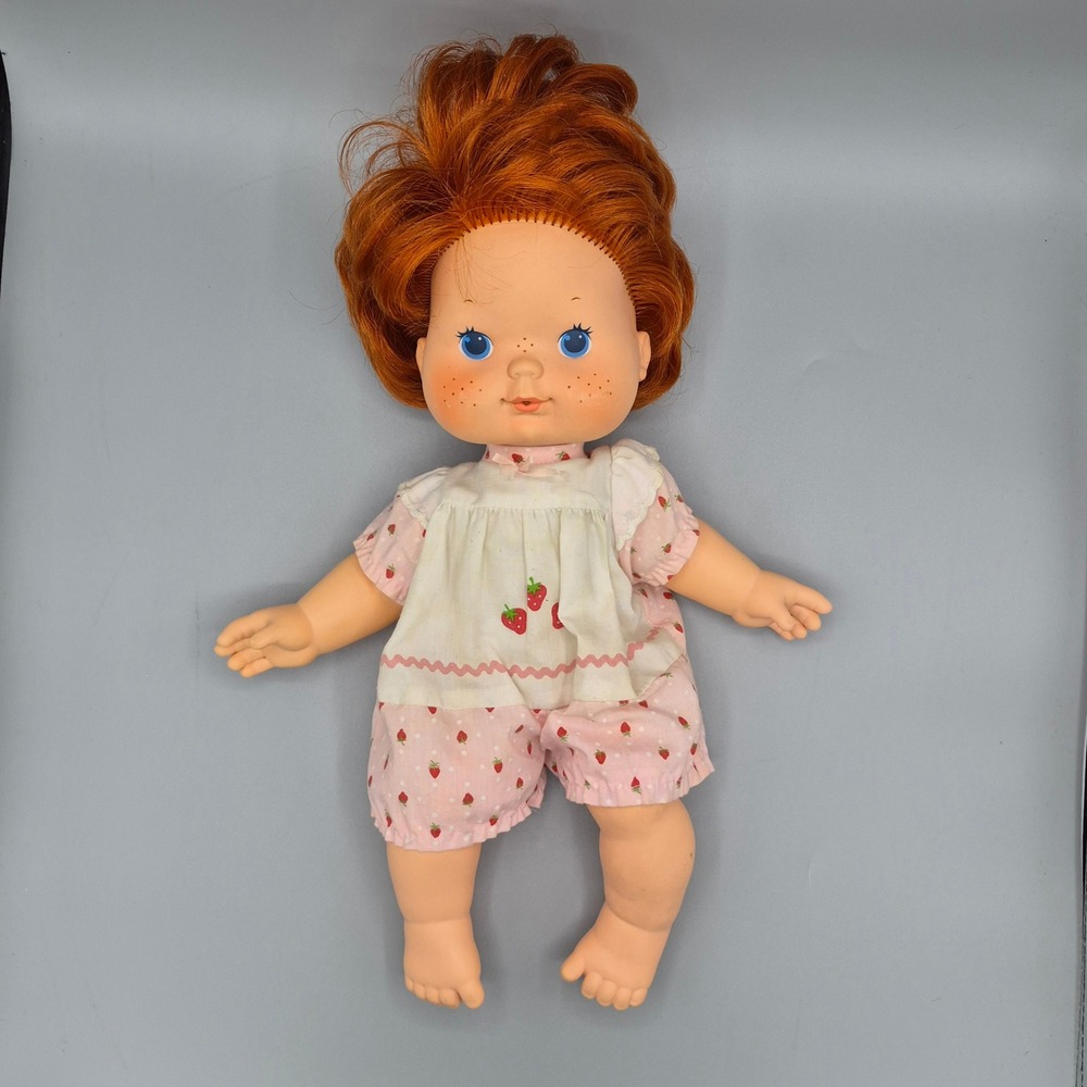 Vintage 1982 Kenner Strawberry Shortcake Blow Kiss Baby‎ Doll Freckles Hong Kong